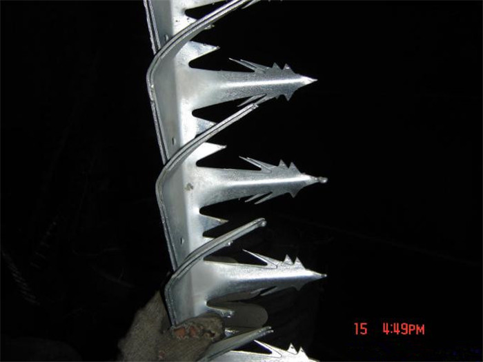 PVC coated razor spike