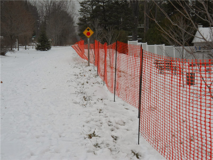 Plastic barrier fencing mesh