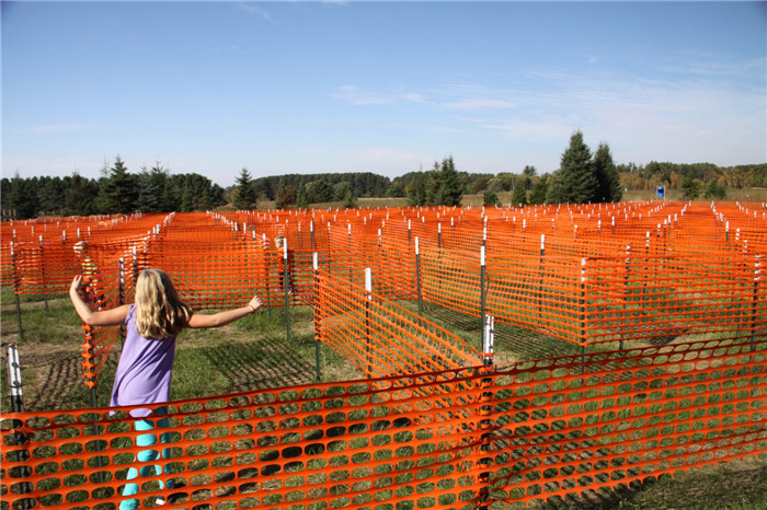 Plastic barrier fencing mesh
