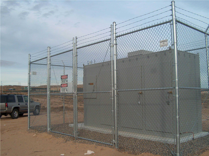 wire mesh fencing dog kennel