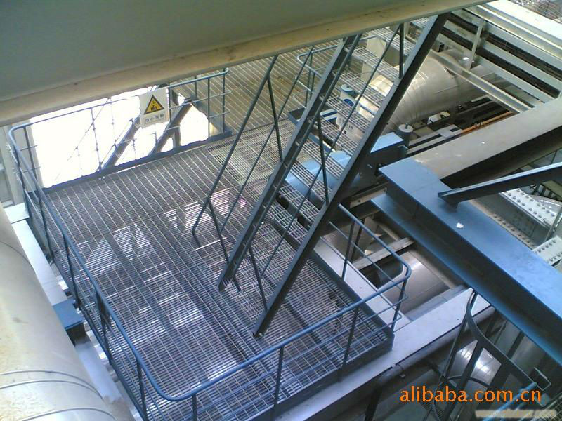 Hot dip galvanized serrated flat bar steel grating with twisted square rod for stairs and treads